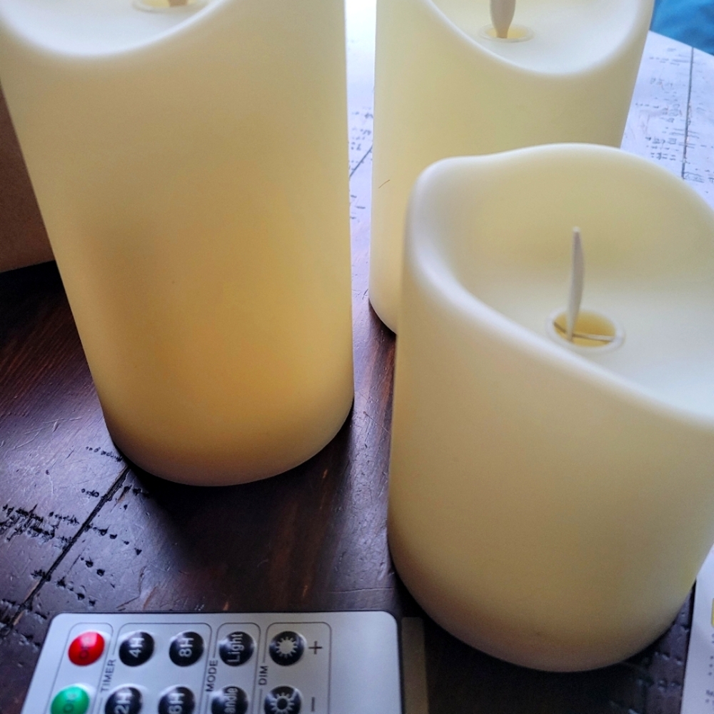 Flickering flameless Candles